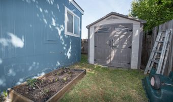 171 Leisure Park Cir, Santa Rosa, CA 95401