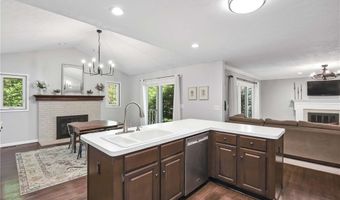 705 Lake Trl, Aurora, OH 44202