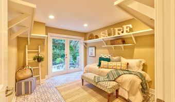 50 BEACH COTTAGE Ln, Atlantic Beach, FL 32233