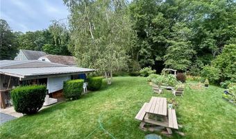 164 Knotty Oak Rd, Coventry, RI 02816