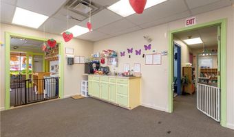 1326 Plainfield St, Cranston, RI 02920