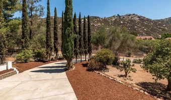 1650 Silver Tree Ln, Escondido, CA 92026