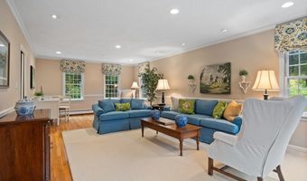 19 Lincoln Dr, Acton, MA 01720