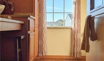 4 Spinnaker Dr, East Providence, RI 02915