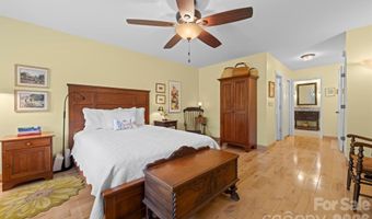 4 Governors Way, Asheville, NC 28804