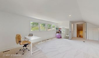 3026 N Stratford Rd, Arlington Heights, IL 60004