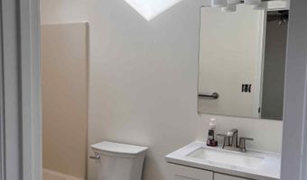 1203 Elm St, Auburn, IN 46706