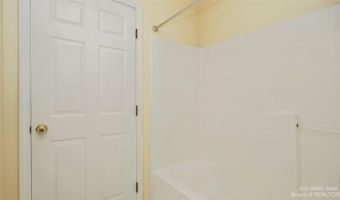 1328 Heatherwood Ln, Ann Arbor, MI 48108