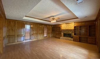507 E Fannin St, De Kalb, TX 75559