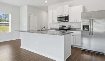 157 Village Green Dr, Adairsville, GA 30103