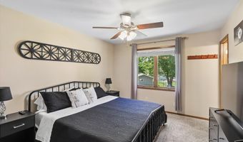 5414 Schubert St, Ames, IA 50014