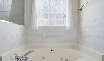 100 Cross Pointe Ln, Aberdeen, NC 28315