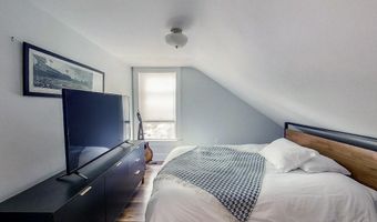 9 Dartmouth St, Newport, RI 02840