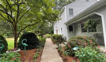 105 LYNN Cir, East Greenwich, RI 02818