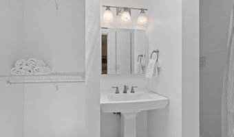 811 GIBBON St, Alexandria, VA 22314