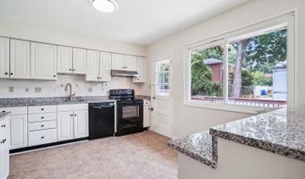 4503 TRAYMORE St, Bethesda, MD 20814