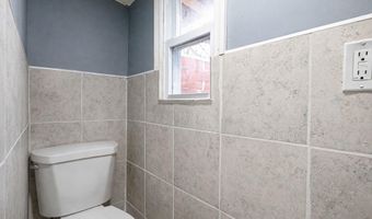 26 Smith St, Amityville, NY 11701