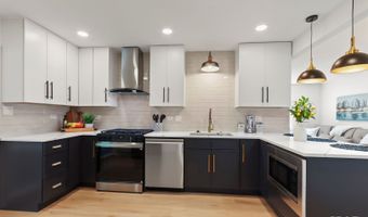 1942 Trail Ridge St, Arlington Heights, IL 60004