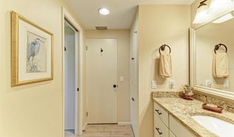 136 CRESCENT Dr, Anna Maria, FL 34216