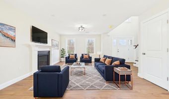 2 Bc Ln, Berkley, MA 02779