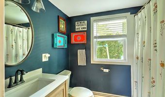 70 Boyce Ave, Barrington, RI 02806
