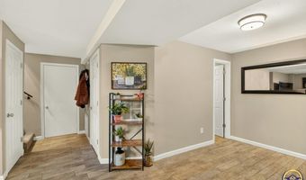 211 W 4th St, Auburn, KS 66402