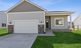 604 Oak Ct, Dallas Center, IA 50063