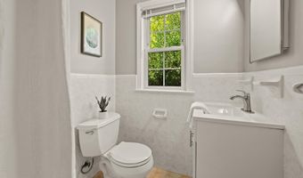 706 S FAYETTE St 21, Alexandria, VA 22314
