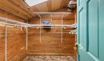 584 Apple Dr, Akron, OH 44319