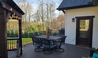 565 School Rd, Asheville, NC 28803