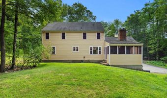 6 Winterberry Dr, Amherst, NH 03031