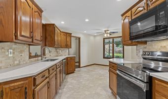 1965 W Cardinal Ln, Aurora, MO 65605