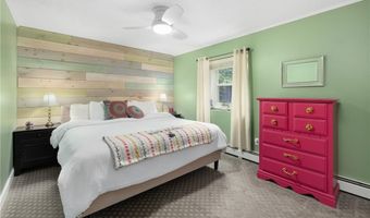12 Robin Vale Dr, Glocester, RI 02857