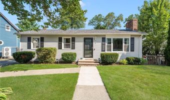 5 Versailles St, Cranston, RI 02920