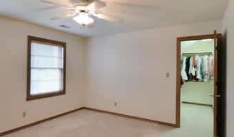 125 E WAYFARER Ln, Appleton, WI 54913