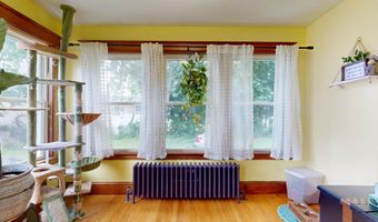 184 Whitney St, Auburn, ME 04210