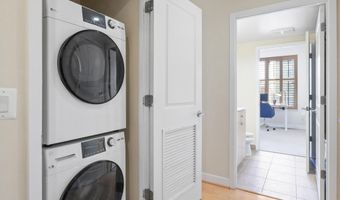 820 N POLLARD St 511, Arlington, VA 22203
