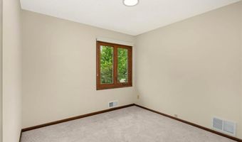 15704 Henna Ct, Apple Valley, MN 55124