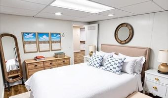57 Friendship St, Newport, RI 02840
