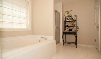 202 W DARBY Cir, Dover, DE 19904
