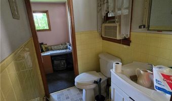 151 Cleveland Ct, Andover, OH 44003