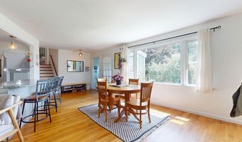 5 Crawford Dr, Bath, ME 04530