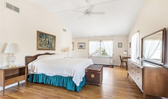 124 Houston Ave, Narragansett, RI 02882