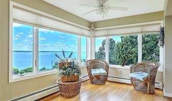 129 Seaside Dr, Jamestown, RI 02835