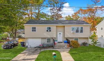 640 Leeward Ave, Beachwood, NJ 08722