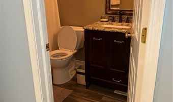 704 Elmwood Pt, Aurora, OH 44202
