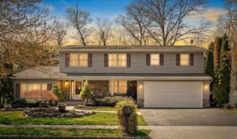 4 Twain Dr, Allentown, NJ 08501