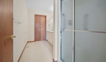 209 Greenbriar Ln, Dalton, OH 44618