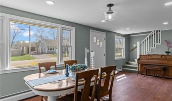 4 Sherbrooke Rd, Barrington, RI 02806
