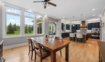 435 Dunwoody Dr, Aurora, OH 44202